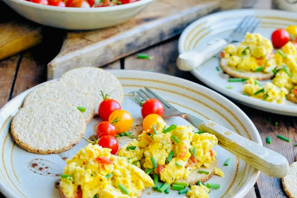 SCRAMBLED EGGS WITH CHIVES IN 5 MINUTES
