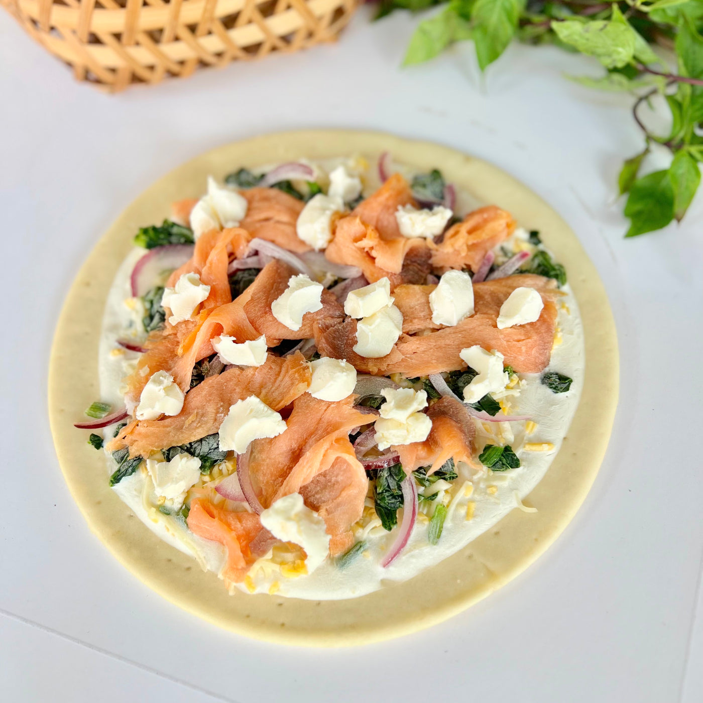 🍕 Artisanal Smoked Salmon with Onion & Spinach Pizza | Ready to Bake | 12 inch