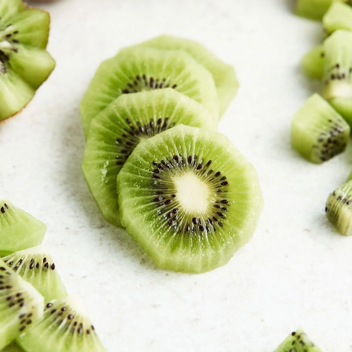 Green Kiwis sliced skinless | 1kg