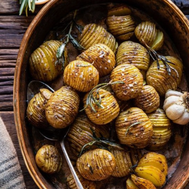 Golden Rosemary Butter Roasted Potatoes | Ready to Reheat | 4 pax 🥔🌿