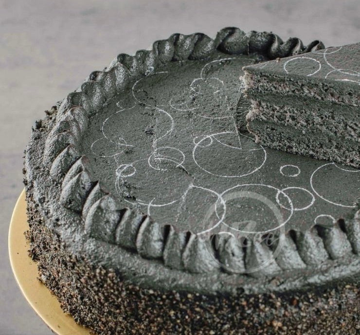 Layer Cake Black Sesame